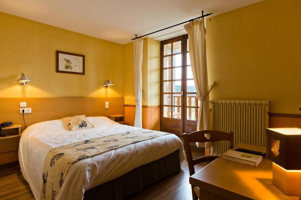 Hotel La Clairiere Chambon-sur-Dolore Zewnętrze zdjęcie