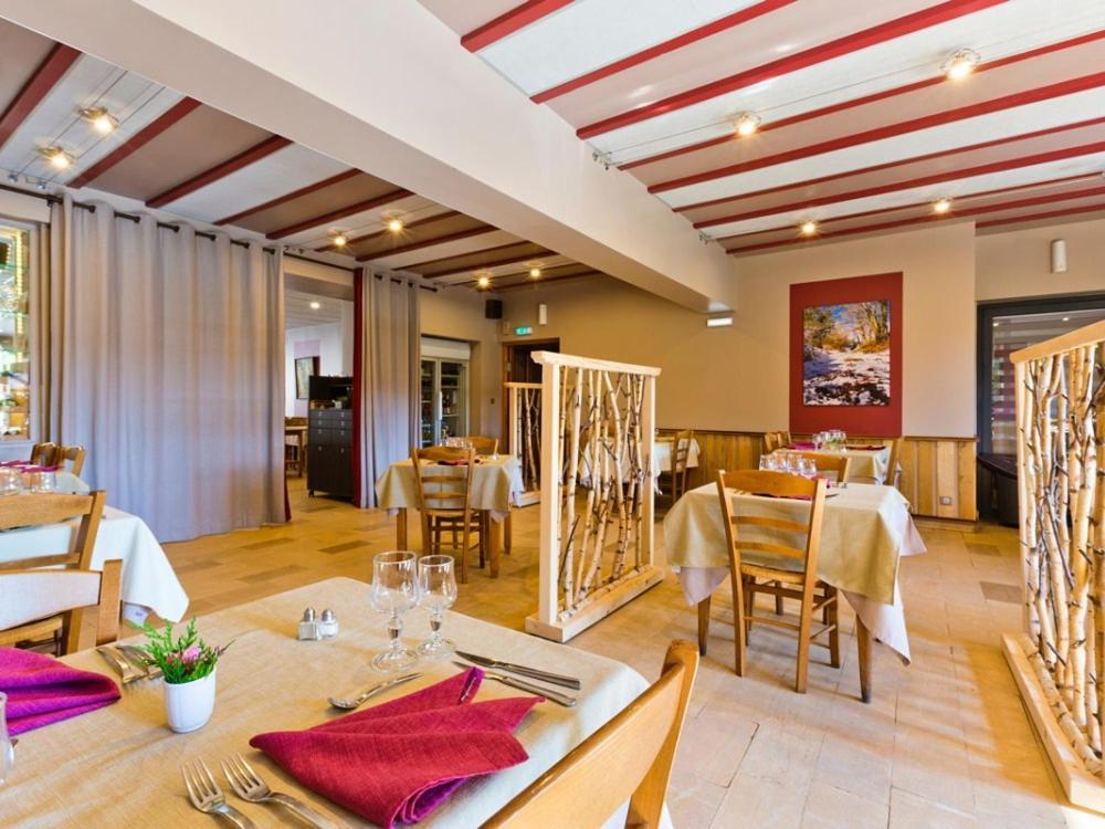 Hotel La Clairiere Chambon-sur-Dolore Zewnętrze zdjęcie